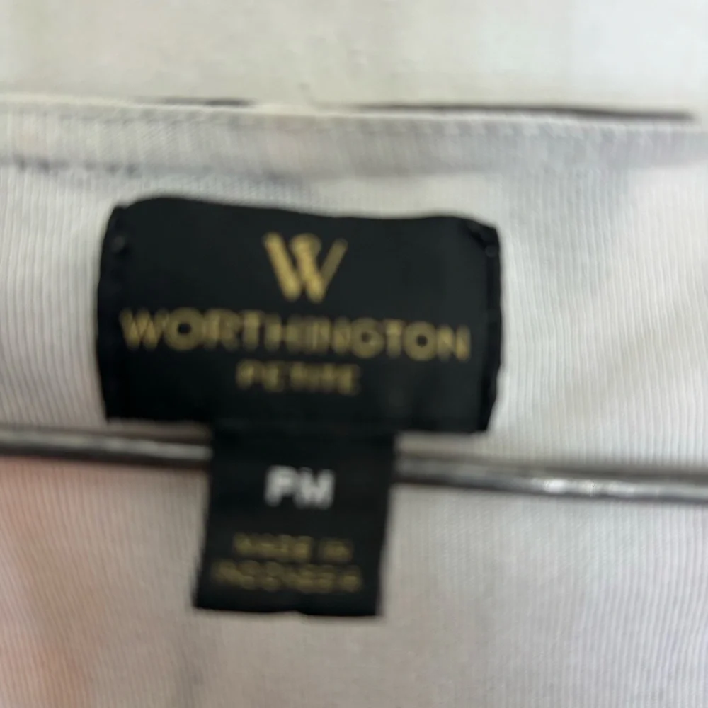 5/$25 Worthington blouse PM petite medium  floral - Picture 3 of 3